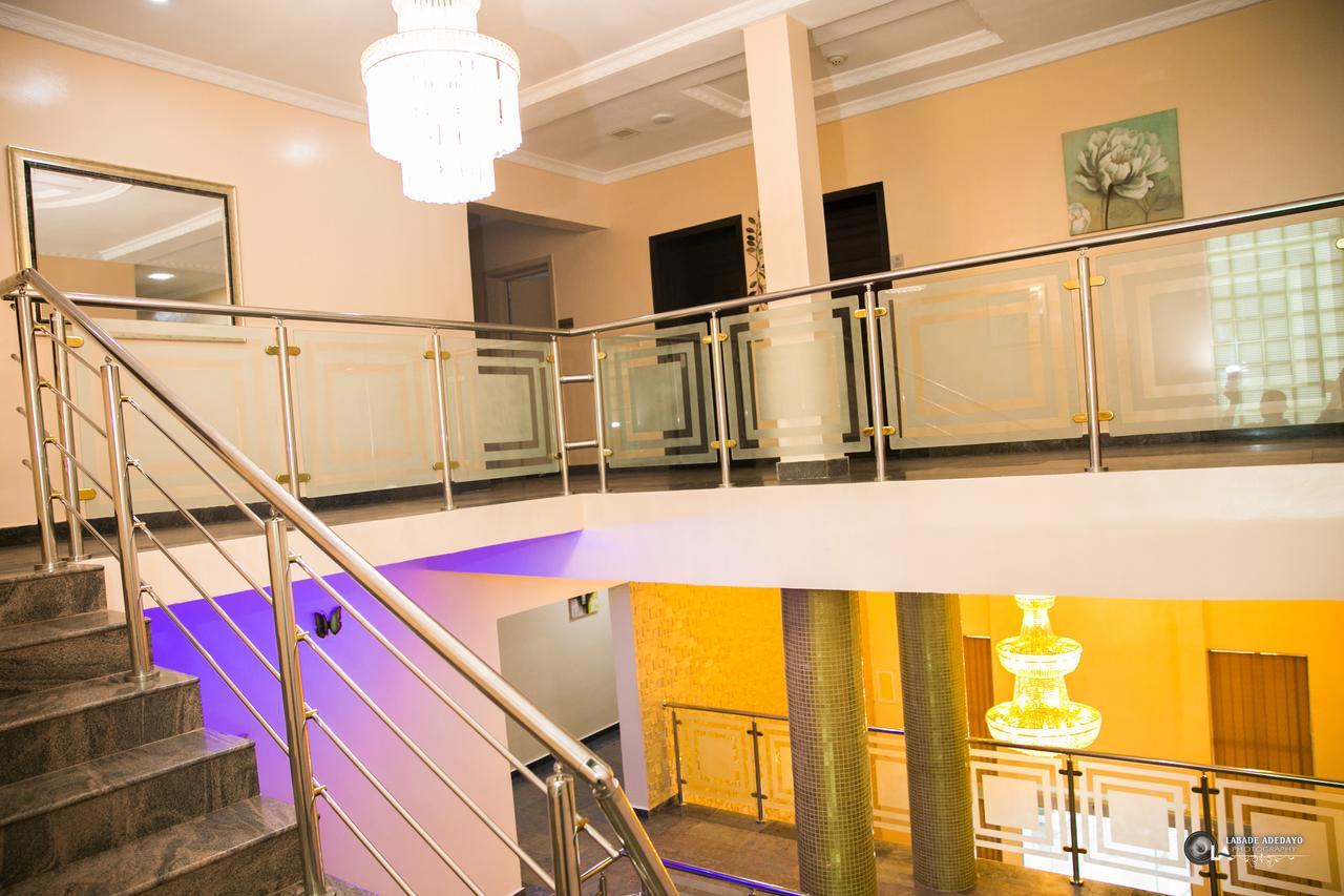 Fawzy Hotel Ibadan Buitenkant foto