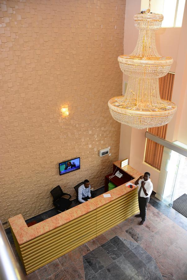 Fawzy Hotel Ibadan Buitenkant foto