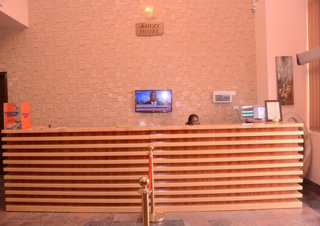 Fawzy Hotel Ibadan Buitenkant foto